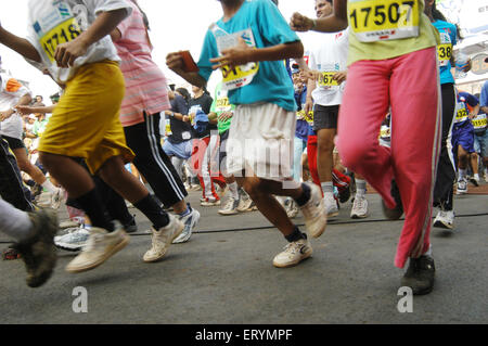 Menschen laufen in internationalen Marathon 2005; Bombay; Mumbai; Maharashtra; Indien Stockfoto