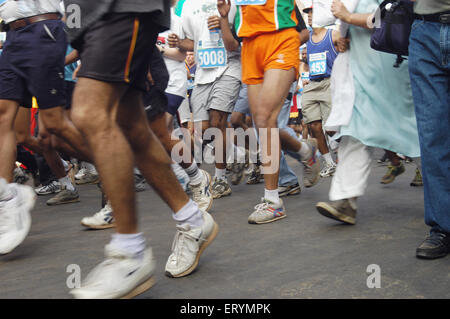 Menschen laufen in internationalen Marathon 2005; Bombay; Mumbai; Maharashtra; Indien Stockfoto