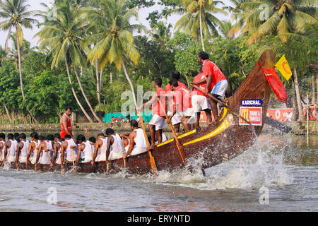 Schlange-Bootsrennen auf Punnamada See; Alleppey; Alappuzha; Kerala; Indien Stockfoto