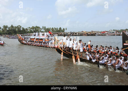 Schlange-Bootsrennen auf Punnamada See; Alleppey; Alappuzha; Kerala; Indien Stockfoto