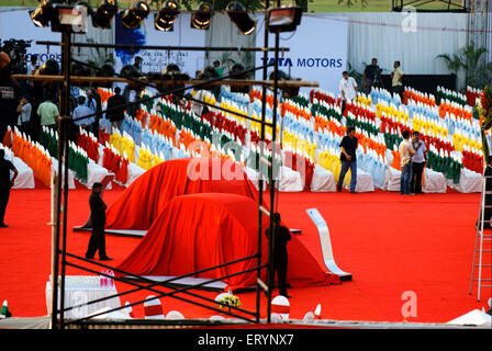 Nano-Autos in Schleier bei der Markteinführung, Tata Motor, Tata Nano, kleinste günstigste erschwinglichen Hatchback Auto, Bombay, Mumbai, Maharashtra, Indien, Asien Stockfoto