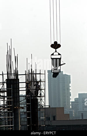 Hochhaus-Baustelle in Bombay Mumbai; Maharashtra; Indien 5. Mai 2009 Stockfoto