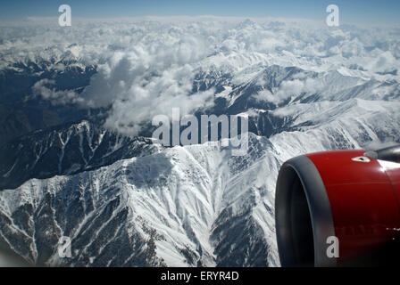 Aerial Himalaya schneebedeckten Gipfel Bergkette aus Flugzeugen, Delhi Srinagar Flug, Indien, Asien Stockfoto