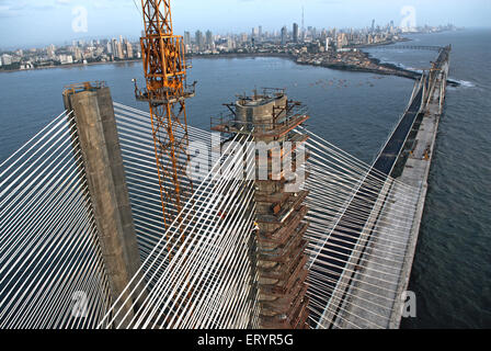 Kabel-gebliebene Türme der Bandra Worli bekannt Rajiv Gandhi Meer Link; Bombay Mumbai; Maharashtra; Indien 12. Juni 2009 Stockfoto