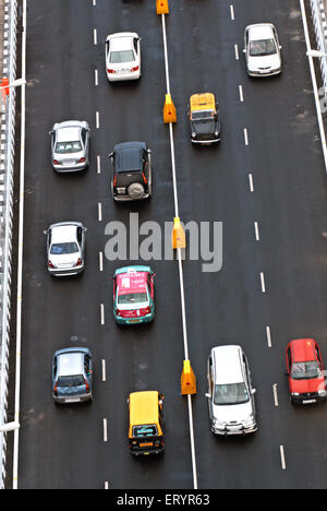 Verkehr, Bandra Worli Rajiv Gandhi Sea Link Kabel blieb Brücke, Bombay, Mumbai, Maharashtra, Indien, Asien Stockfoto