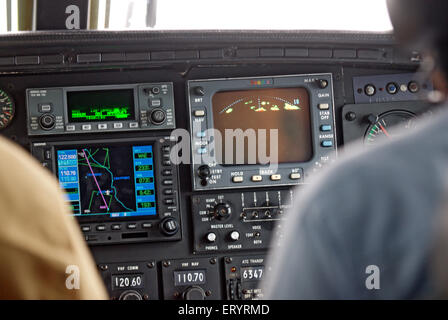 Piper Flugzeug Cockpit Bedienpanels , Indien , Asien Stockfoto