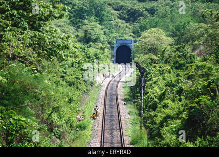 Konkan Eisenbahngleistunnel; Ponda; Goa; Indien, Asien Stockfoto