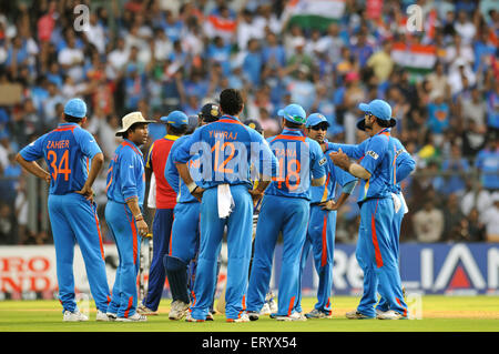 Cricket-Team während des ICC Cricket World Cup-Finals gegen Sri Lanka im Wankhede Stadium in Mumbai Indien Stockfoto