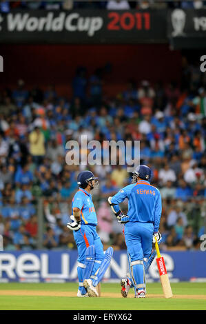 Öffnung Batsman Sachin Tendulkar Virendra Sehwag 2011 ICC World Cup-Finale Wankhede Stadium Mumbai Stockfoto