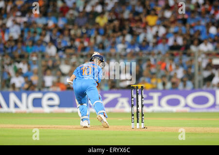 Schlagmann Sachin Tendulkar 2011 ICC World Cup-Finale Sri Lanka Wankhede Stadium Mumbai Stockfoto