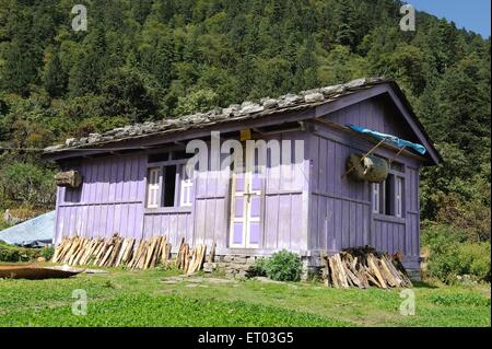 Dorfhaus , Thanchowk , Annapurna Circuit Trek , Nepal , Federal Democratic Republic of Nepal , Südasien , Asien Stockfoto