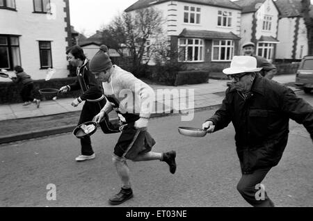 Wainbody Avenue-Pfannkuchen-Rennen. 23. Februar 1982. Stockfoto