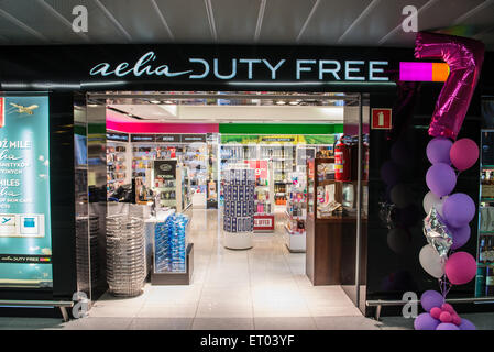 Duty Free Shop auf Chopin-Flughafen Warschau, Polen Stockfoto