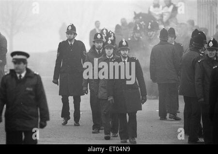 Miners Strike 1984-1985, abgebildet. Zaunlatten an Lea Hall Zeche, Rugeley, Staffordshire, England, Freitag, 23. März 1984. Arthur Scargill, Präsident von NUM, erklärte, dass Streiks in den verschiedenen Bereichen der Kohle wurden zu einem landesweiten Streik und forderten Stockfoto