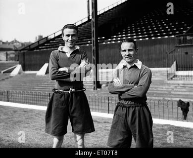 Mitglieder von Charlton Athletic Football Club, George Green und Charlie Drinkwater. 1. September 1938. Stockfoto