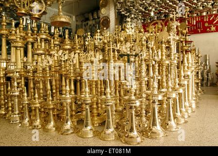 Kuthu Vilakku, Messing traditionelle Ornamental Lampe, Irinjalakuda, Thrissur Bezirk, Kerala, Indien, Asien Stockfoto