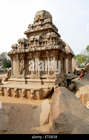 Fünf Rathas Pancha Rathas Tempel im 7. Jahrhundert gegründet; Mahabalipuram Mamallapuram; Tamil Nadu; Indien Stockfoto