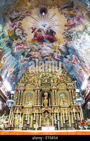 Altar; St.  Antonius Kirche im 18. Jahrhundert erbaut; Ollur; Kerala; Indien Stockfoto