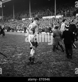 FA Cup Viertel Finale an der Filbert Street. Leicester City 1 V Wolverhampton Wanderers 2.  Enttäuscht Len Chalmers stapft aus nach der 2: 1-Niederlage.  12. März 1960. Stockfoto