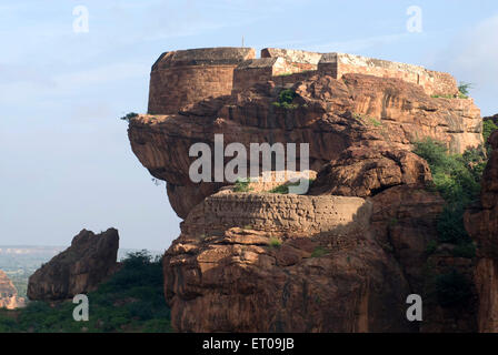 Kreisförmige Watch Tower 14. Jahrhundert nördlich Fort in Badami; Karnataka; Indien Stockfoto