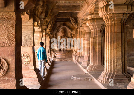 Höhle drei Vishnu gewidmet; ist die größte und aufwendigste in Badami; Karnataka; Indien Stockfoto