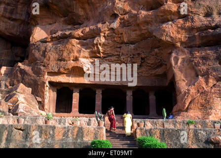 Höhle ein im Höhlentempel, der Lord Siva gewidmet ist; Badami; Karnataka; Indien; Asien Stockfoto