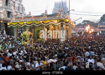 Feier der Karthigai Deepam Festival im Tempel Arunachaleshwara Thiruvannamalai Tamil Nadu, Indien Stockfoto