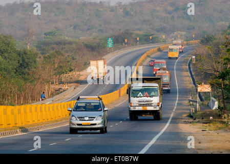 LKW, Nationalstraße, NH7, Dharmapuri, Krishnagiri, Tamil Nadu, Indien, Asien Stockfoto