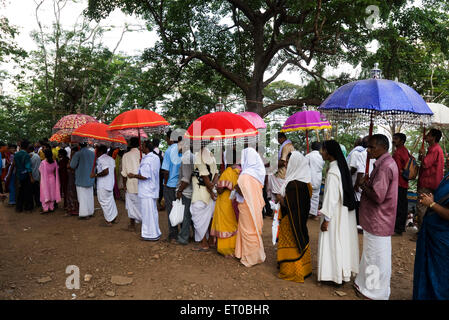 Prozession, Malayatoor Perunal jährlichen Festival, Malayattoor Kurisumudy, Malayattur Kurussumudi, St. Thomas Kirche, Ernakulam, Kerala, Indien, Asien Stockfoto