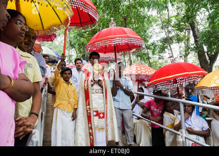 Prozession, Malayatoor Perunal jährlichen Festival, Malayattoor Kurisumudy, Malayattur Kurussumudi, St. Thomas Kirche, Ernakulam, Kerala, Indien, Asien Stockfoto