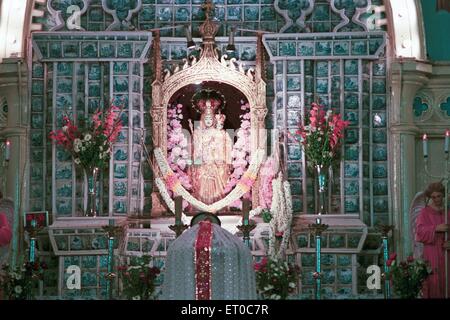 Altar in der Basilika der Muttergottes der Gesundheit in Velankani; Vailankani; Tamil Nadu; Indien Stockfoto