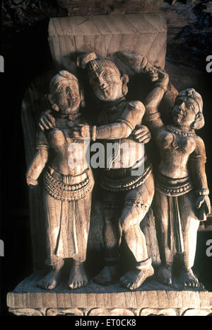 Nayak König Liebe Holzstatuen in alten Tempel Wagen in Madurai. Tamil Nadu; Indien Stockfoto