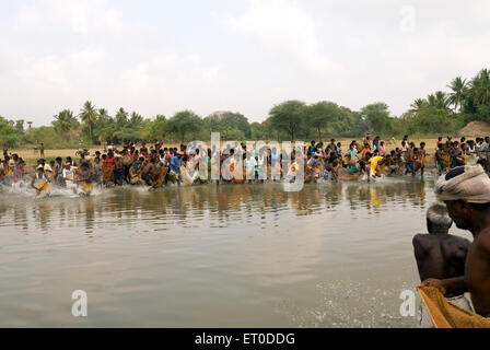 Angeln Festival; Ponnamaravathy; Pudukkottai; Tamil Nadu; Indien; Asien Stockfoto