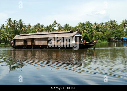 Hausboot in den Backwaters; Kuttanad; Alleppey Alappuzha; Kerala; Indien Stockfoto