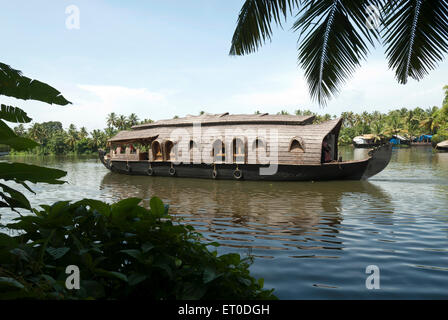 Hausboot in den Backwaters; Kuttanad; Alleppey Alappuzha; Kerala; Indien Stockfoto