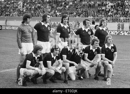 1974 World Cup erste Runde-Gruppe zwei match bei dem Westfalenstadion, Dortmund, Bundesrepublik Deutschland. Zaire 0 V Schottland 2. Schottland-Team Line-up vor dem Spiel. 14. Juni 1974. Stockfoto