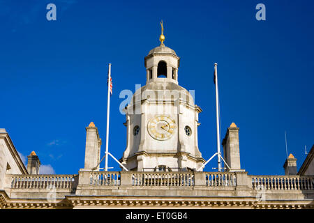 Uhr auf Gebäude Kuppel , Trafalgar Square , London , England , Großbritannien , Vereinigtes Königreich Stockfoto