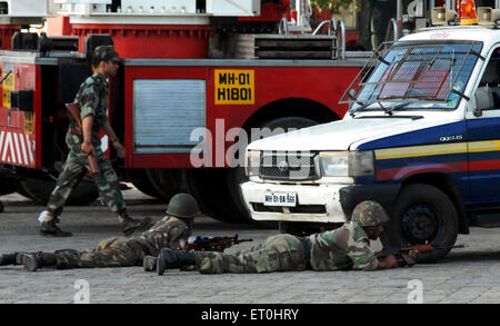 Taj Mahal Hotel brennen, nachdem es von Deccan Mudschaheddin Terroristen angegriffen wurde; Bombay-Mumbai Stockfoto