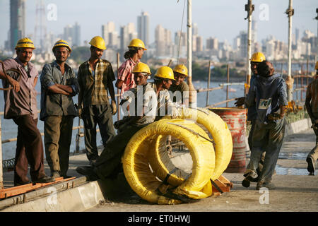 Blick auf im Bau Bandra Worli Sea Linkkabel Fahrbahn blieb Brücke; Bombay-Mumbai Stockfoto