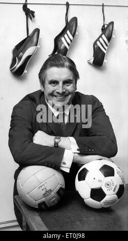 Jack Hatfield, Inhaber von Sport-Shop, Jack Hatfield Sport, Middlesbrough und Boro der neuesten Direktor seit seinem Eintritt in die Kammer eine Woche her, abgebildet, 28. Oktober 1972. Stockfoto