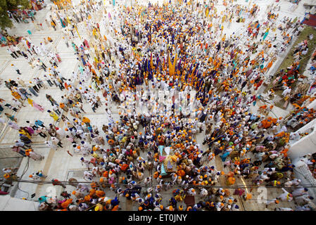 Sikh Devotees Prozession, Hazur Sahib Gurdwara, Takht Sachkhand Sri Hazur Abchalnagar Sahib Gurudwara, Nanded, Maharashtra, Indien, Asien Stockfoto