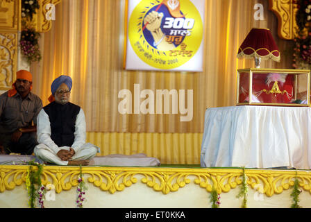 Ministerpräsident Dr. Manmohan Singh anlässlich der Weihe des Guru Granth Sahib im 300. Jahr gefeiert; Nanded; Maharashtra Stockfoto