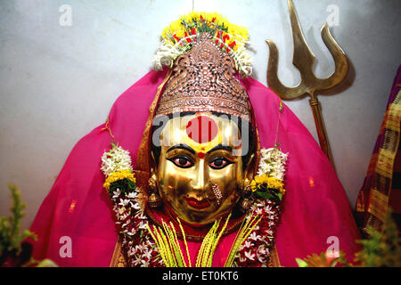 Bronze-Statue der Göttin Yellama anlässlich der Bewa Purnima dekoriert;  Ghatkopar; Mumbai Stockfoto