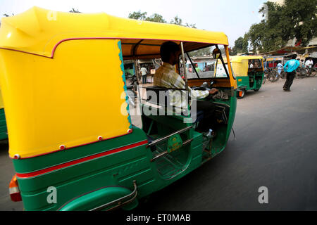 Auto-Rikscha-Fahrer, Indien Stockfoto