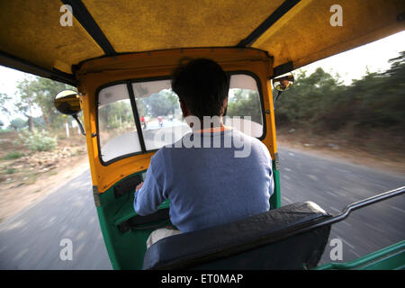 Auto-Rikscha-Fahrer, Indien Stockfoto