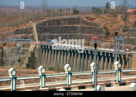 Indira Sagar Damm stand groß auf Fluss Narmada unter Mehrzweck Indira Sagar Projekt gelegen, 10 km von Punasa Dorf Stockfoto