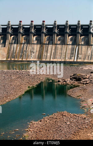 Indira Sagar Damm steht hoch am Fluss Narmada unter Mehrzweck Indira Sagar Projekt gelegen Khandwa Stockfoto