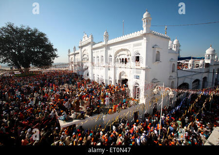Anandpur Sahib Gurudwara während Hola Mohalla Festival in Rupnagar Bezirk Punjab Indien Stockfoto