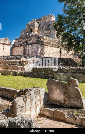 Piramide del Adivino (Zauberer-Haus), Maya-Ruinen bei Ausgrabungsstätte Uxmal, Halbinsel Yucatan, Mexiko Stockfoto