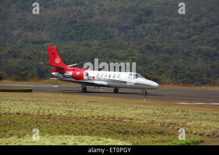 Erstflug am Aamby Valley Airport landen; Lonavala; Maharashtra; Indien Stockfoto